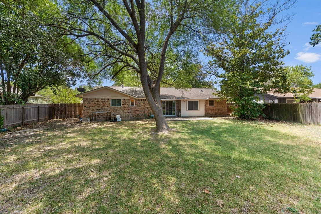 Photo of 5806 Whitebrook DR