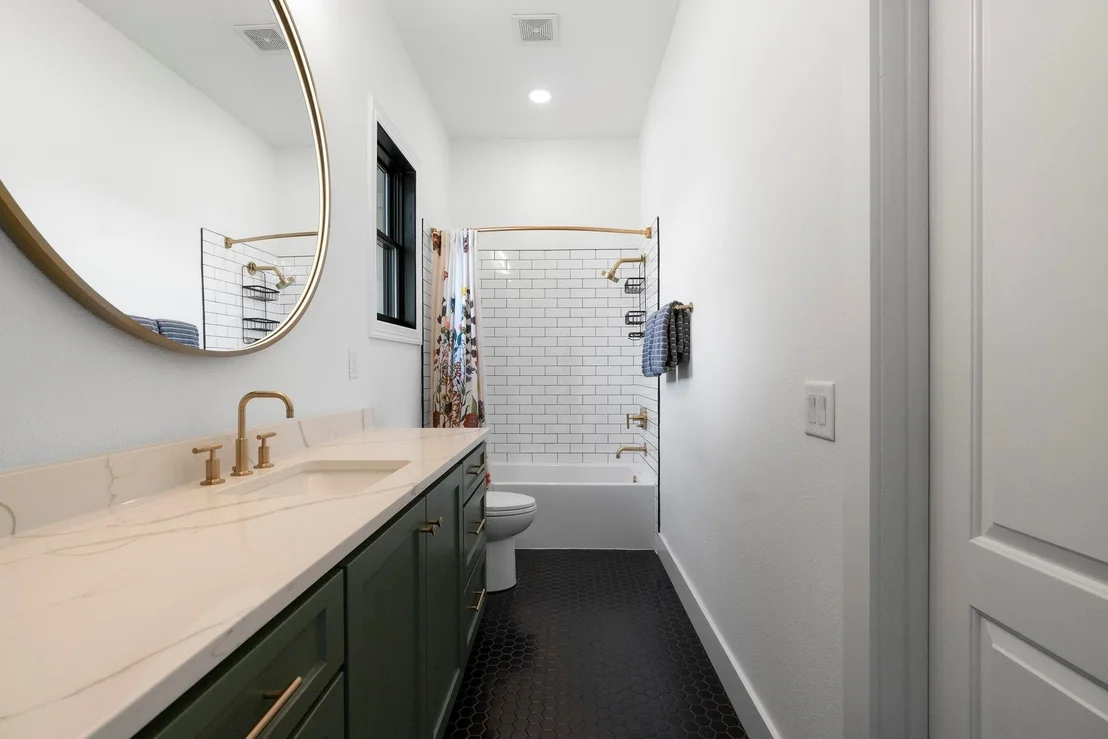 Photo of 551 Pemberton WAY