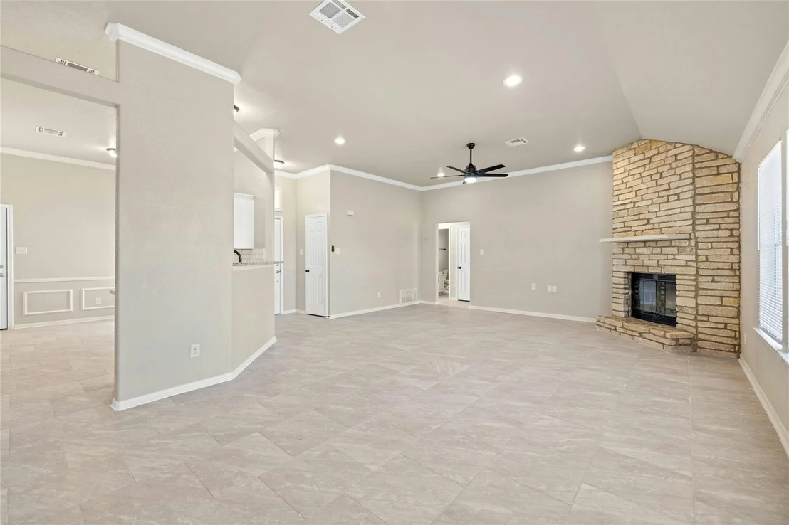 Photo of 246 Bastian LN
