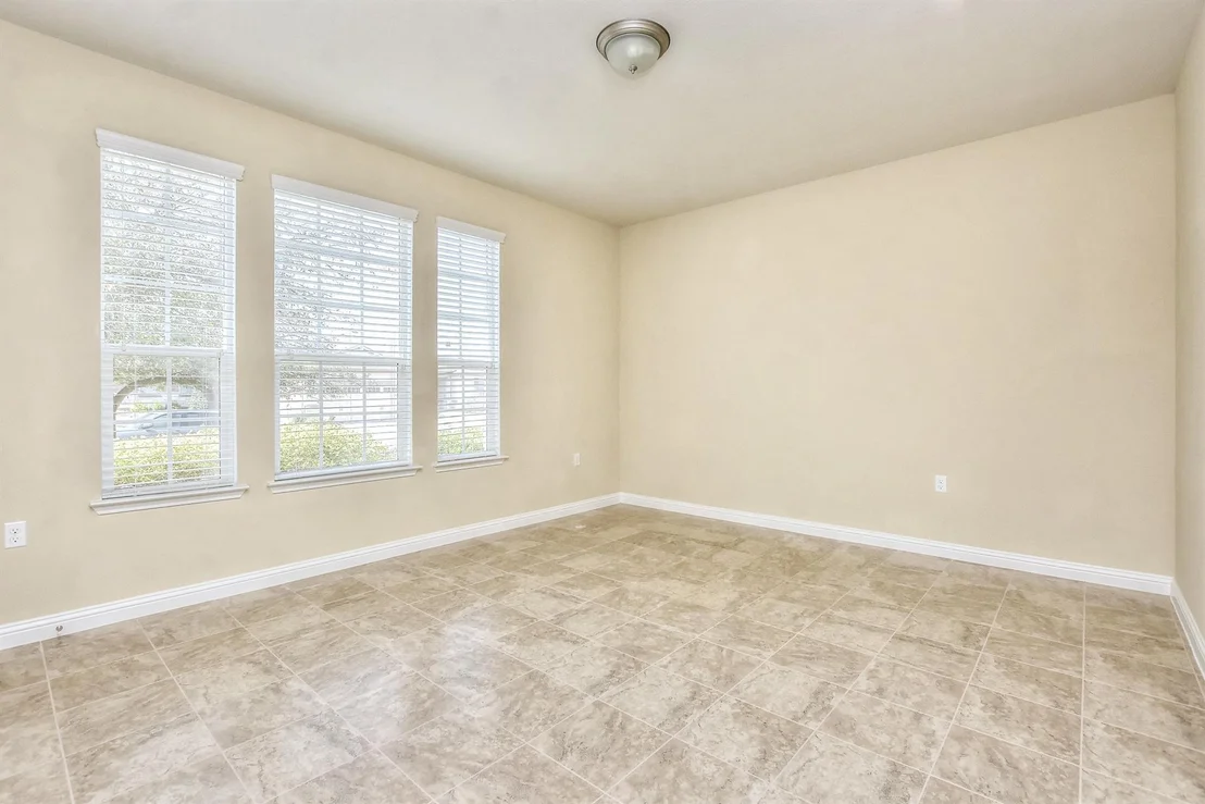Photo of 107 Davis Mountain CIR