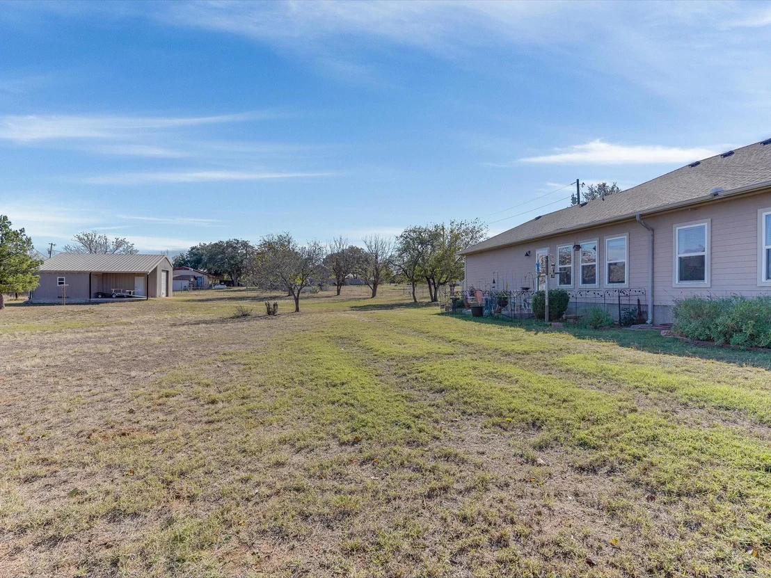 Photo of 154 W Pine DR