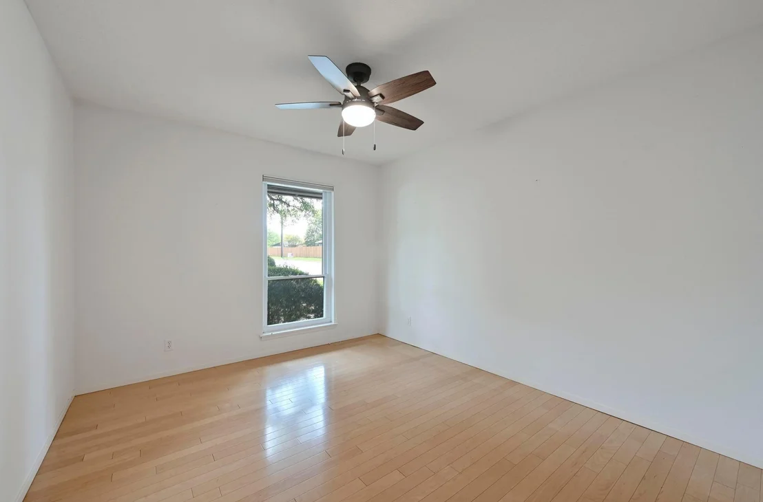 Photo of 2006 Southern Oaks DR