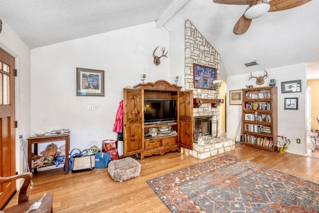 Photo of 6901 Raccoon RUN