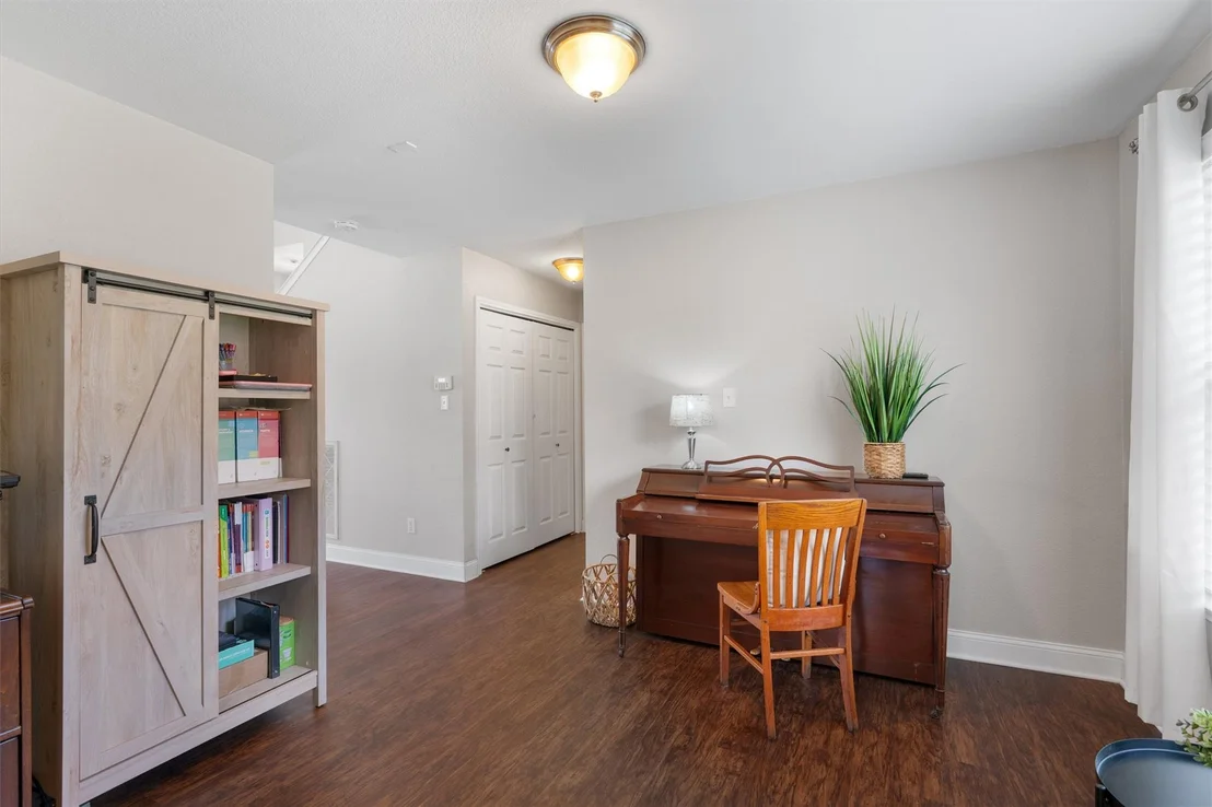 Photo of 17301 Valentine DR