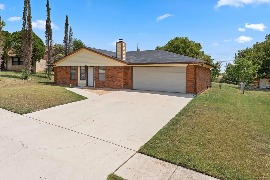 Photo of 2621 Phyllis DR