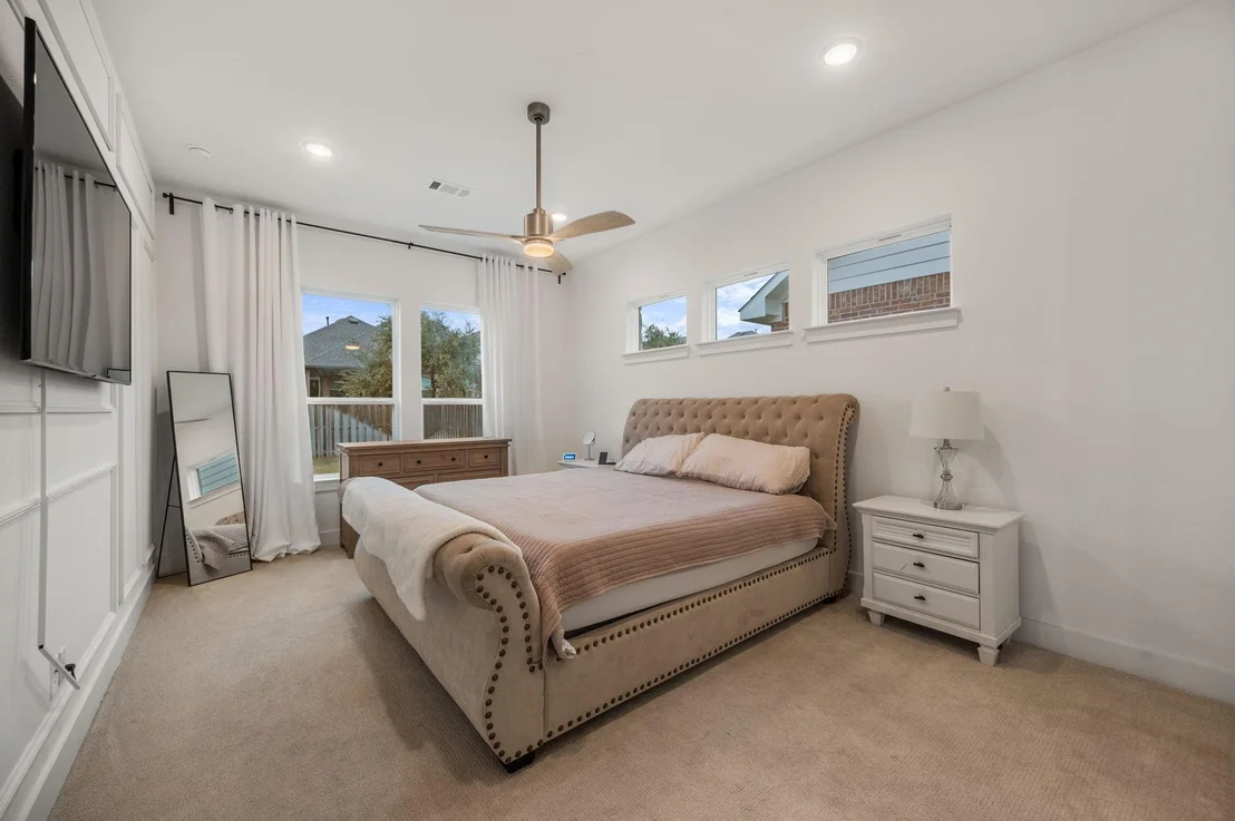 Photo of 1329 Kneehigh LN