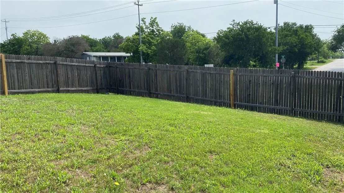 Photo of 430 Twisted Oaks LN