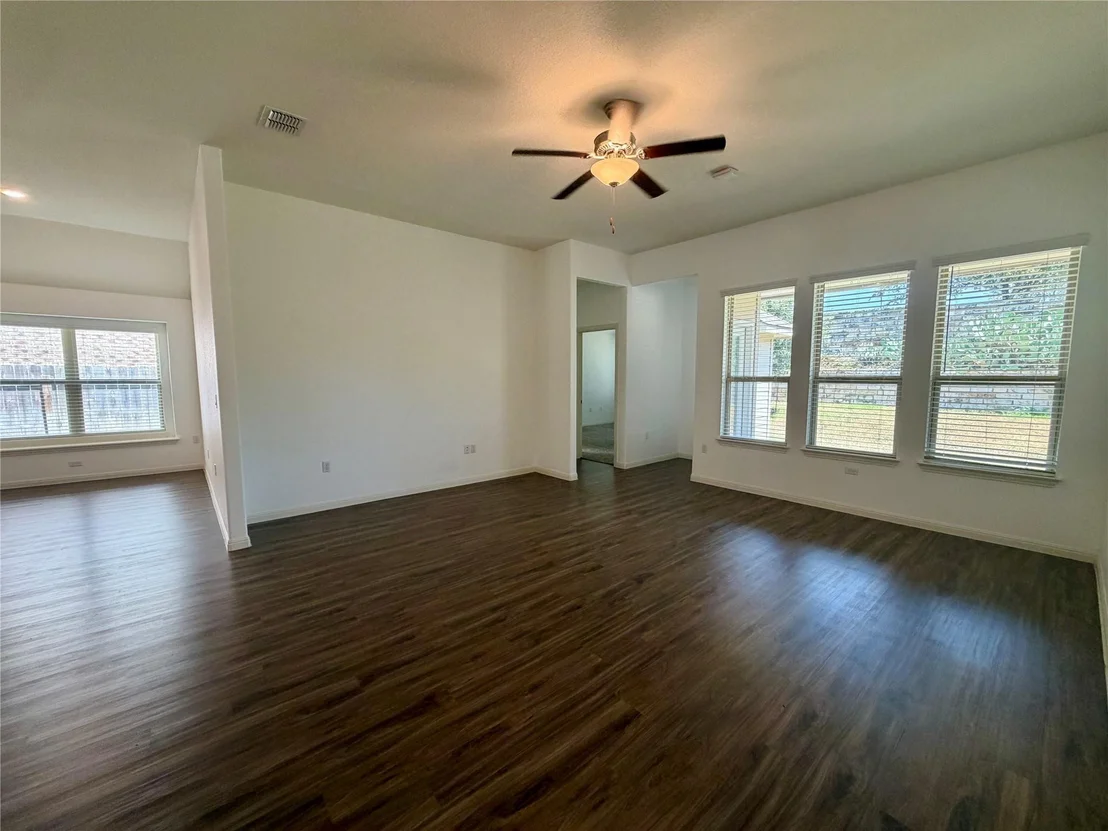 Photo of 716 Allende BND