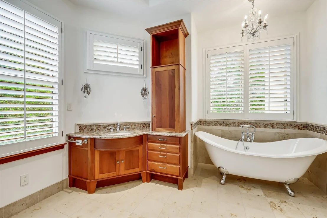 Photo of Unit 33 at 2800 Waymaker WAY