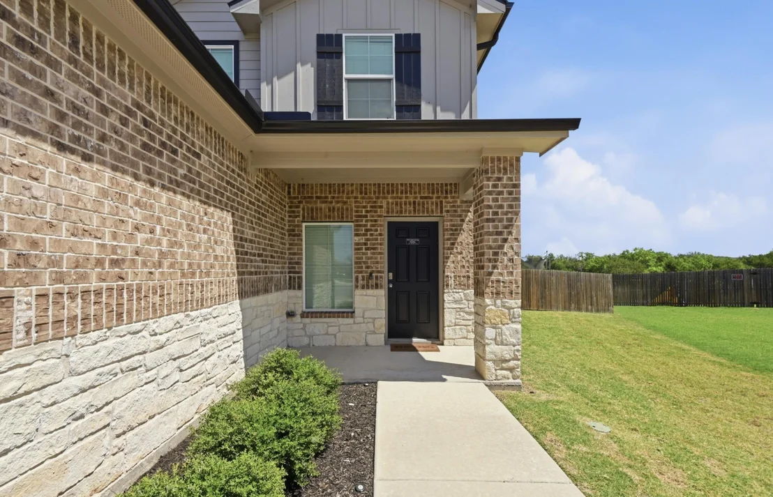 Photo of 405 W Andover LN