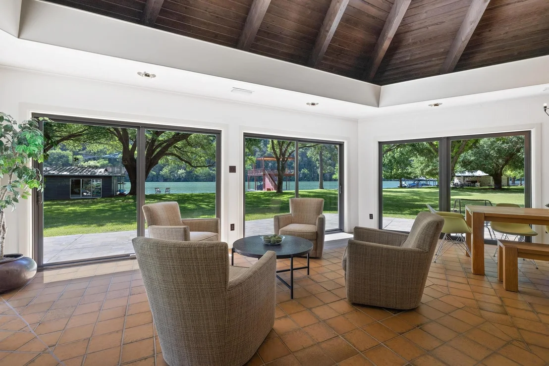 Photo of 2401 Manana ST