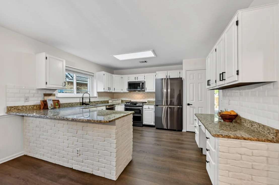 Photo of 1118 Oaklands DR