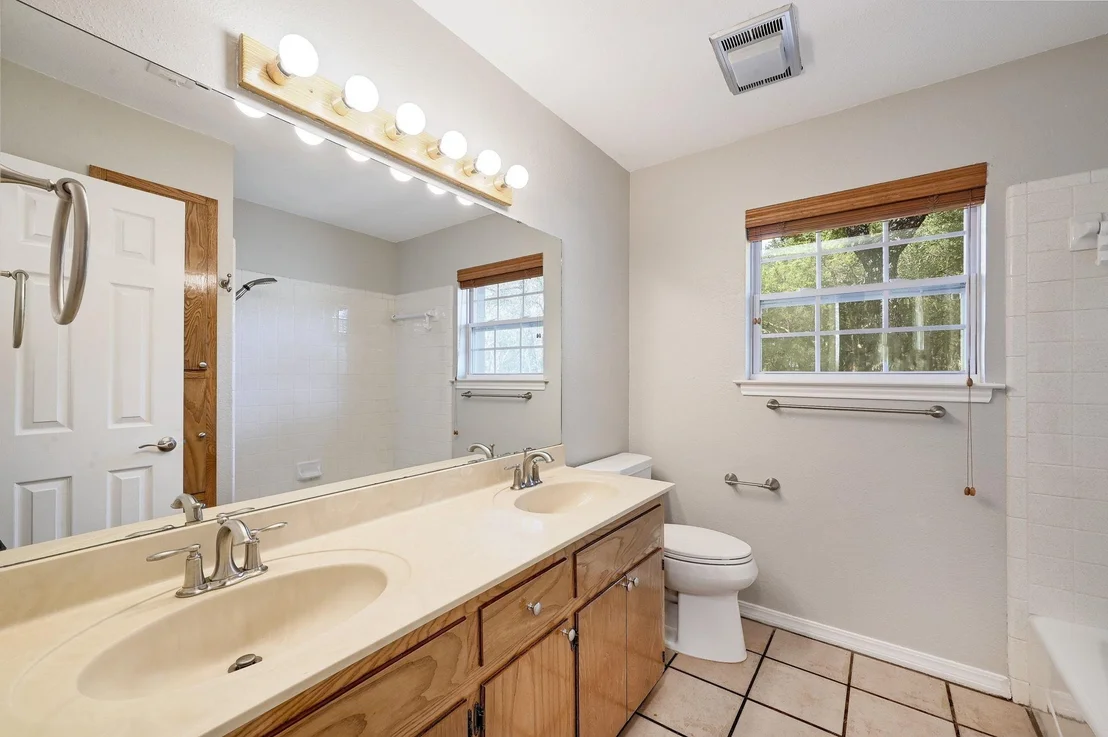 Photo of 108 Tiller LN