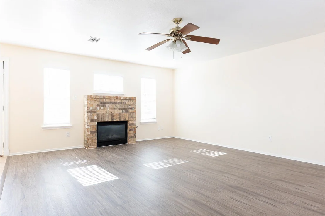 Photo of 1705 Sylvia LN