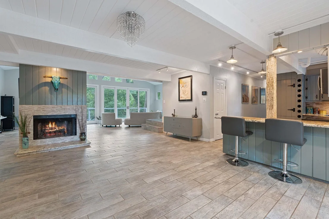 Photo of 2909 Edgewater DR