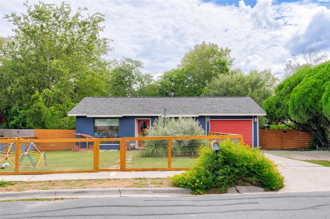 Photo of 805 Cardiff DR