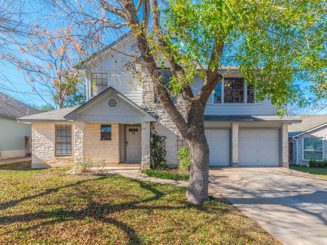 Photo of 1807 Parkwood DR