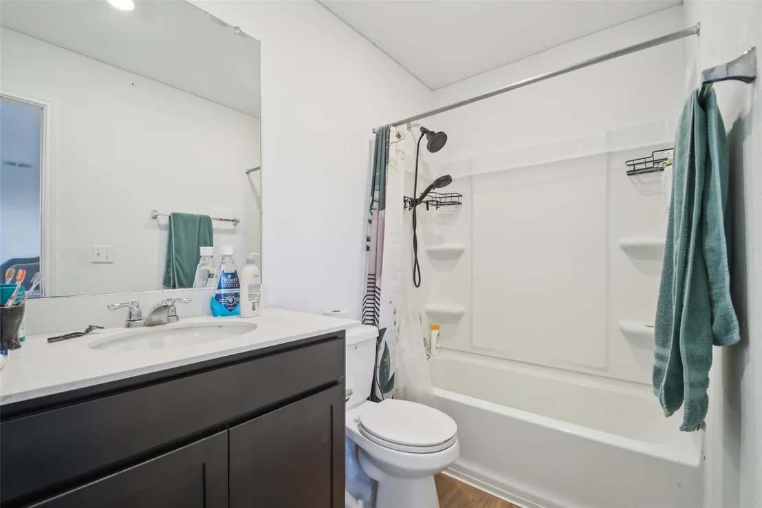 Photo of 857 Powell ST
