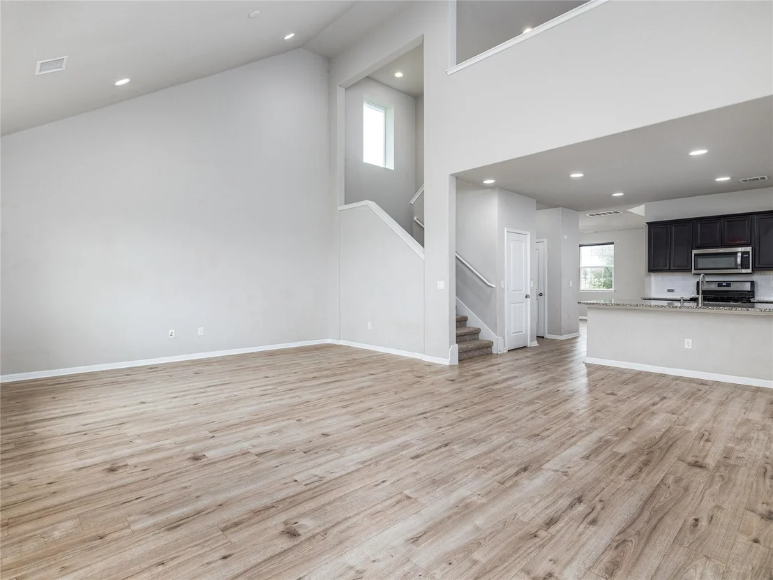 Photo of 121 Struss DR