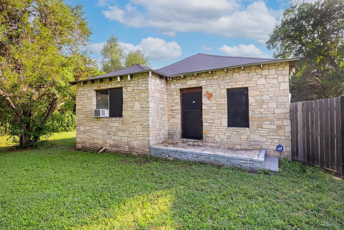 Photo of 1401 High Chaparral DR