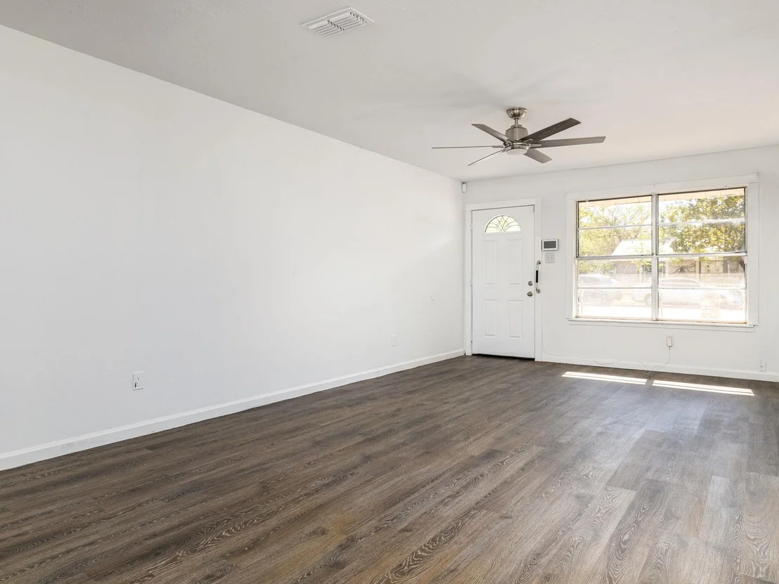 Photo of 6206 Hogan Ave