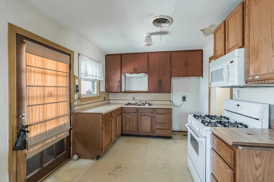 Photo of 900 Herndon LN