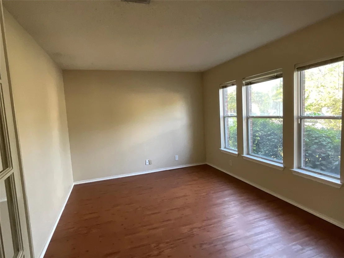Photo of 1172 Southern PL