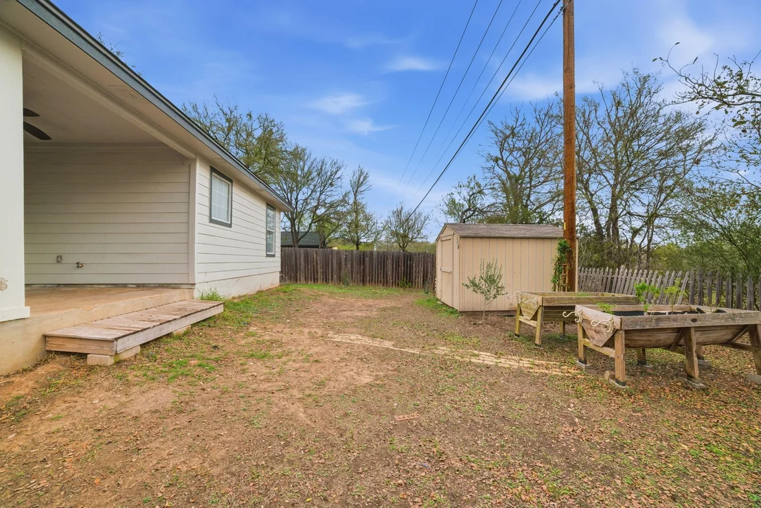 Photo of 104 S Mockingbird CIR