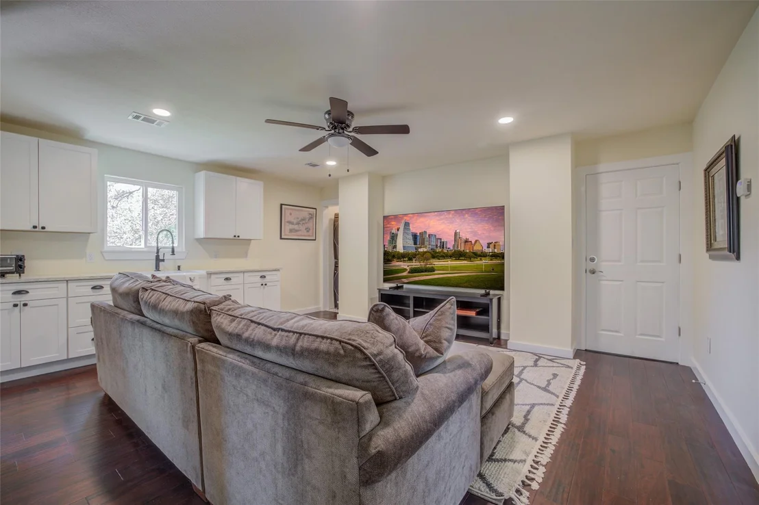 Photo of 7917 Forest View DR