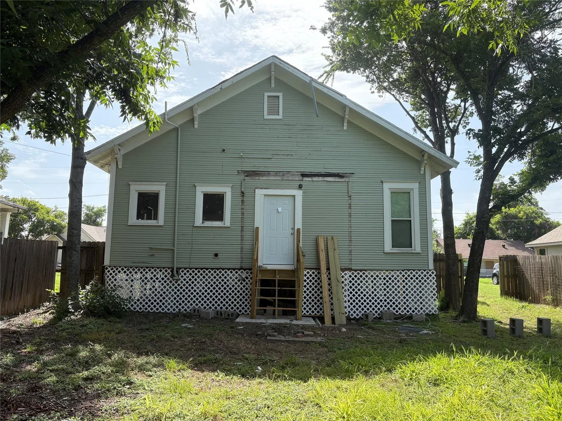 Photo of 920 S 33rd ST