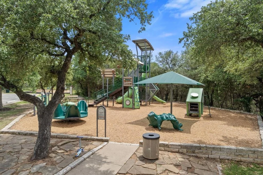 Photo of 3809 TAILFEATHER DR