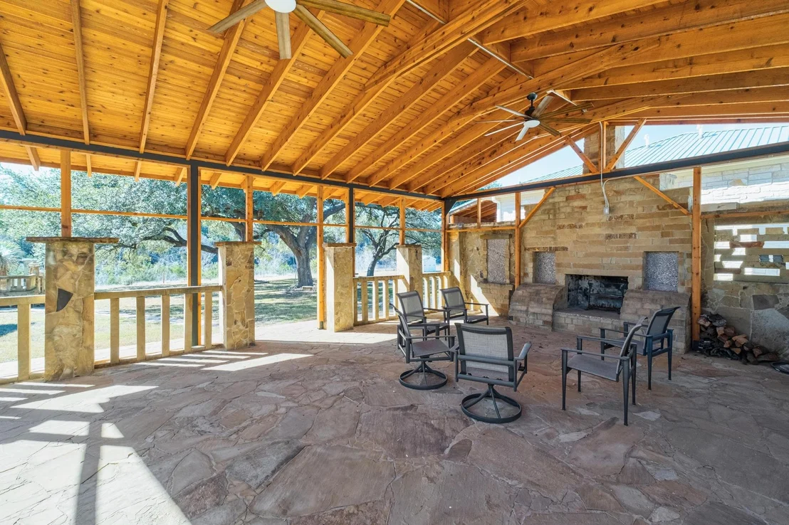 Photo of 340 Barton Ranch RD