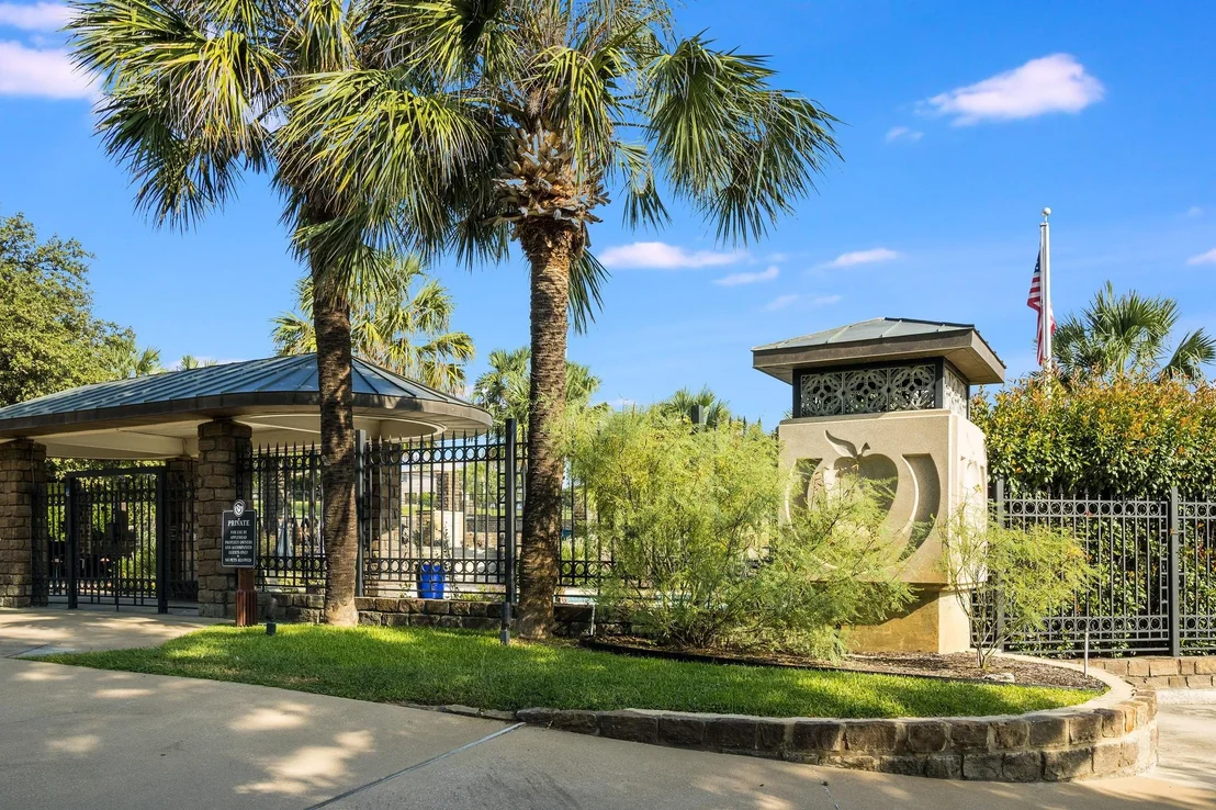 Photo of 210 Long Mountain DR