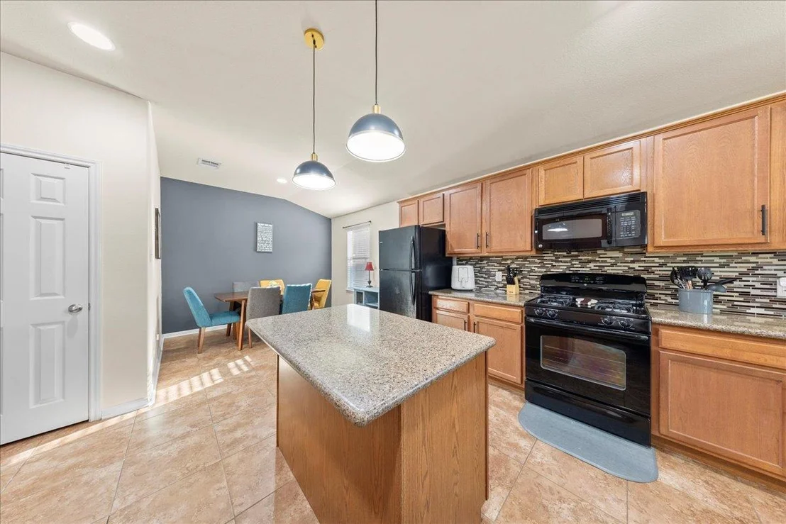 Photo of 747 Reliance DR