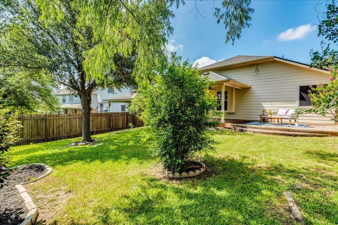 Photo of 2912 Lynnbrook DR