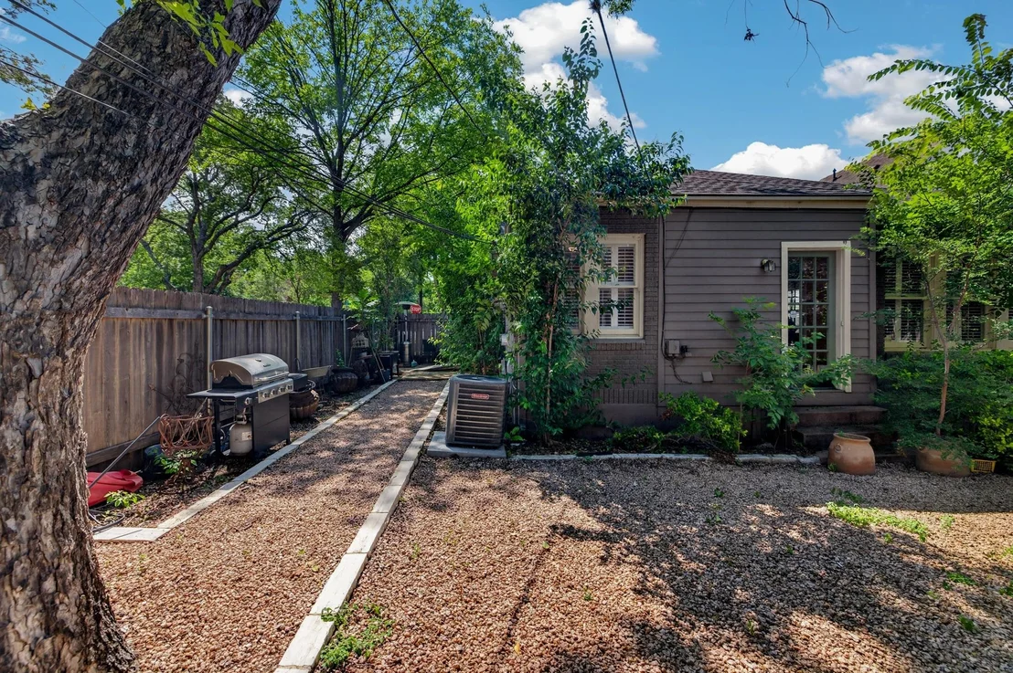 Photo of 4214 Sinclair Ave