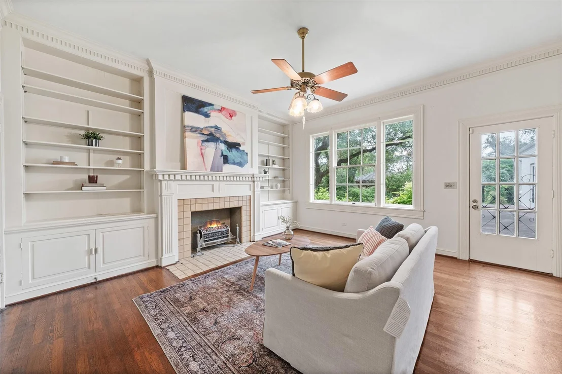 Photo of 516 W Nugent Ave