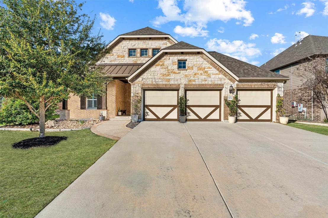 Photo of 3704 Gildas PATH