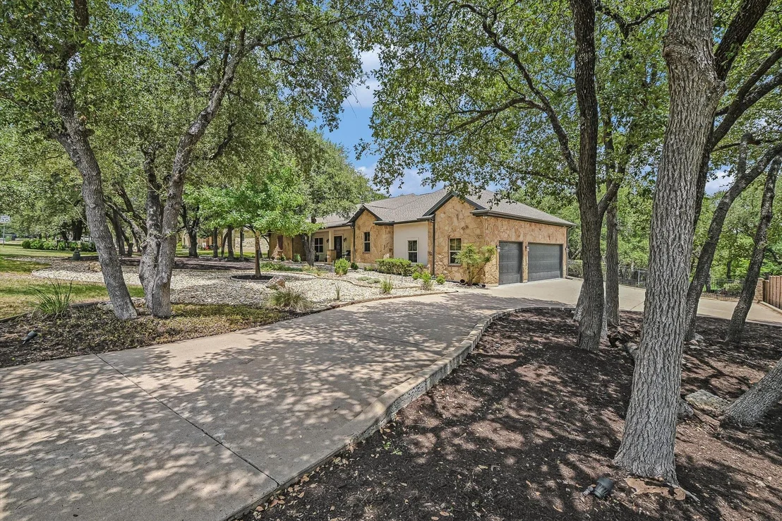 Photo of 524 Highland Spring LN