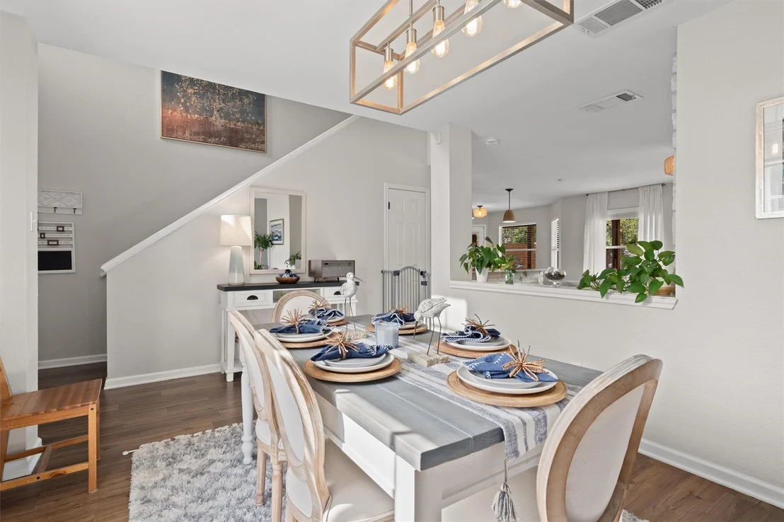 Photo of 1308 Honeysuckle LN