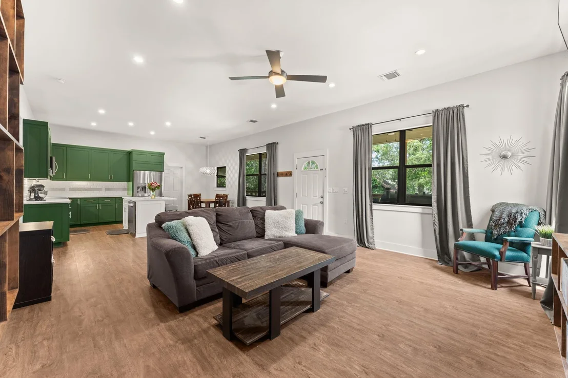 Photo of 120 Meadowood DR