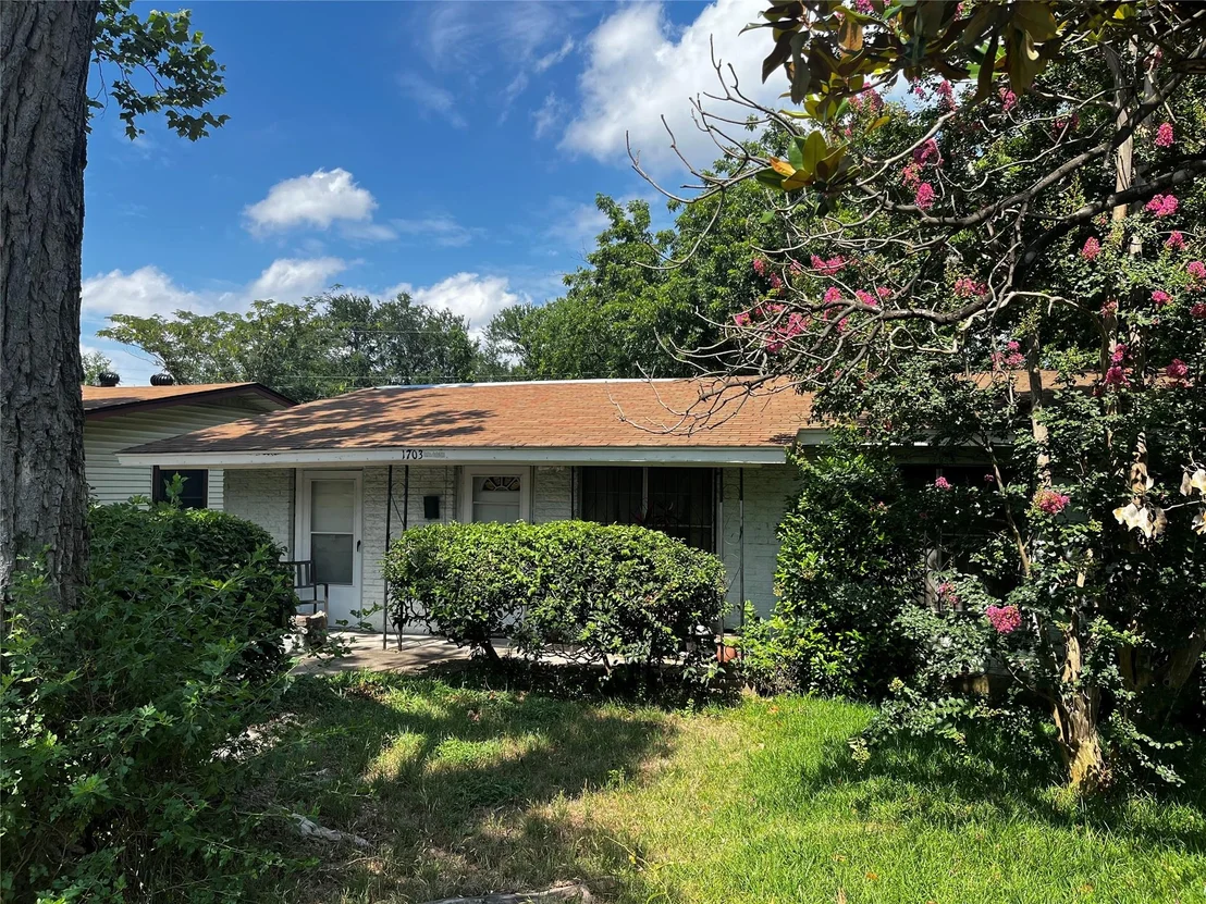 Photo of 1703 Loreto DR