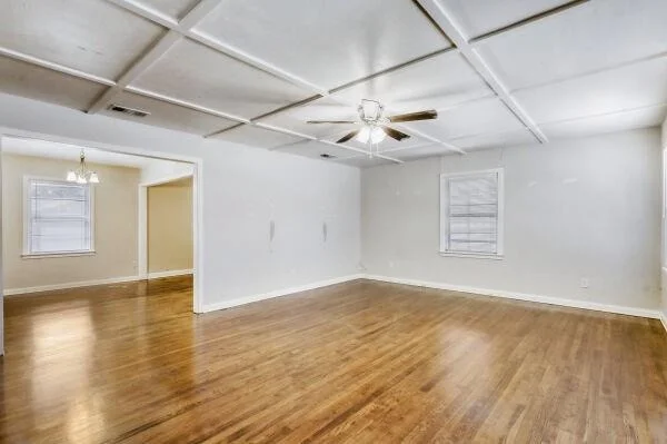 Photo of 607 W North Loop BLVD