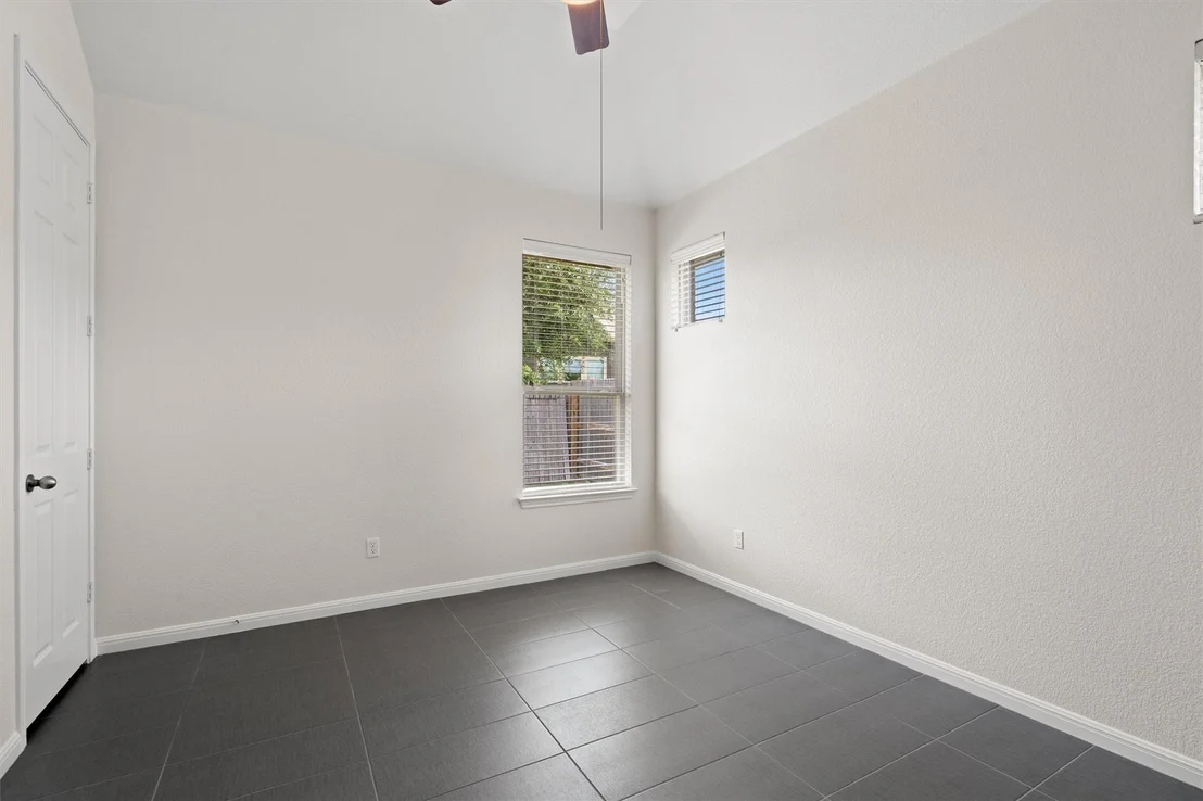 Photo of 1128 Clearwing CIR