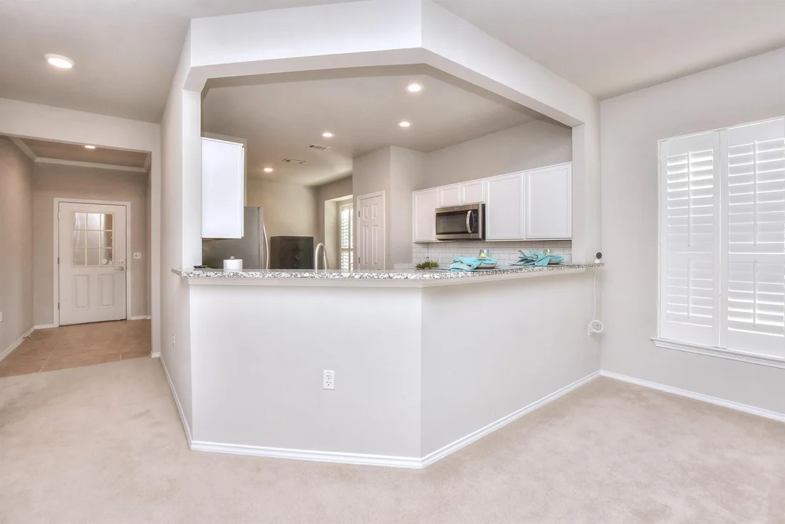 Photo of 245 Bonham LOOP