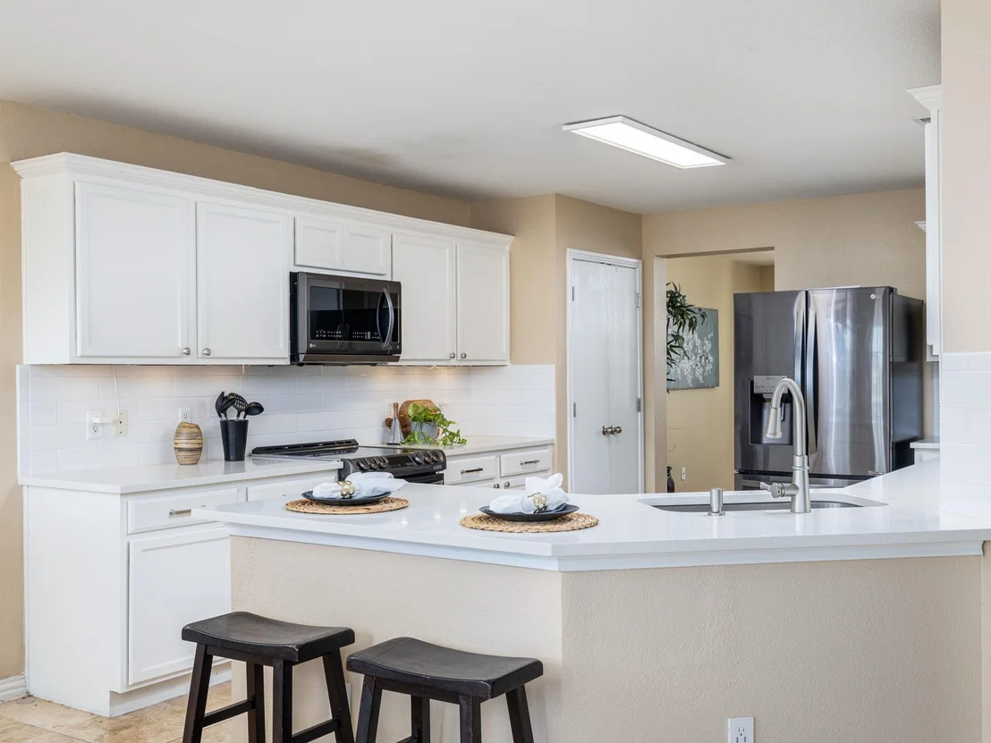 Photo of 235 Herrera TRL