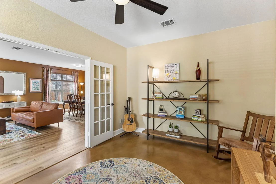 Photo of 309 Island Oak DR