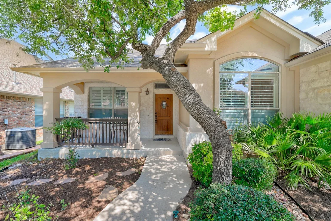 Photo of 917 Heritage Oaks BND