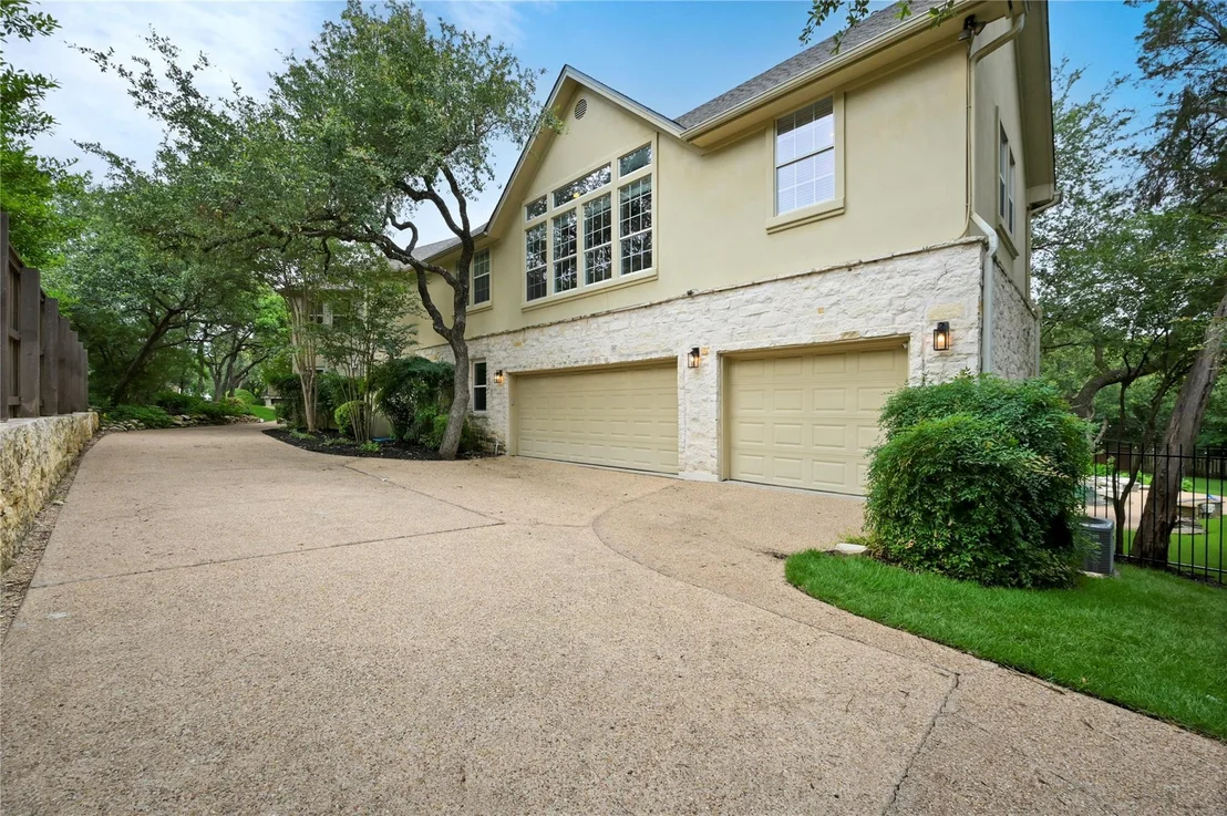 Photo of 2704 Regents PARK