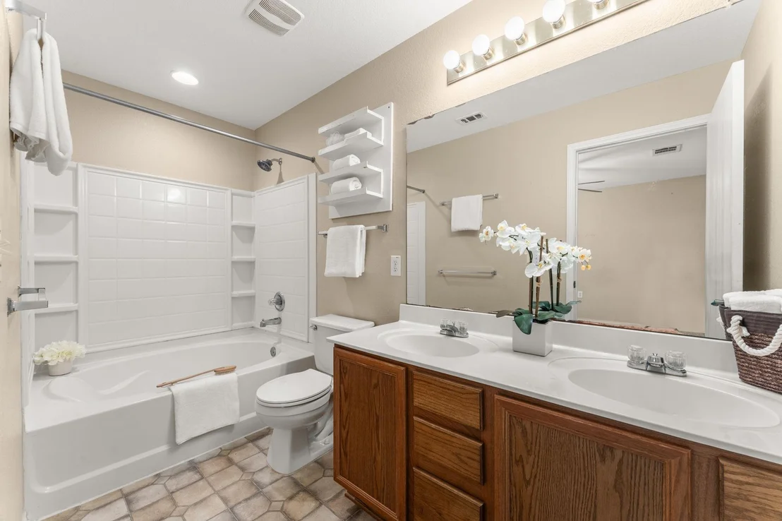 Photo of 2125 Nogales TRL